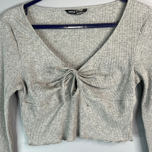 5/$25 SHEIN Qutie Lettuce Trim Knot Front RibKnit Tee Grey Cropped Long Sleeve L - Picture 3 of 11